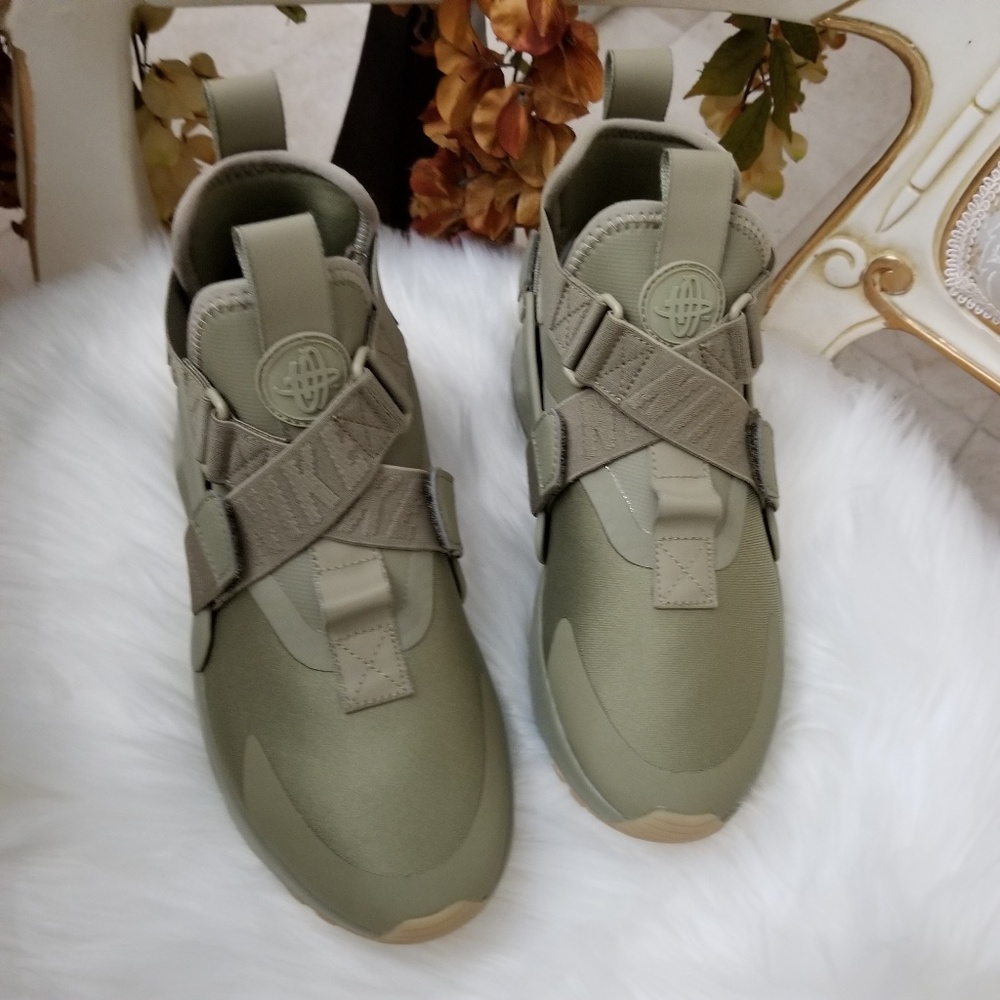 Nike Women' Air Huarache City Neutral Olive - Picture 6 of 8
